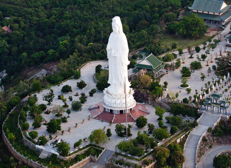 Tượng quan &acirc;m KN Paradise