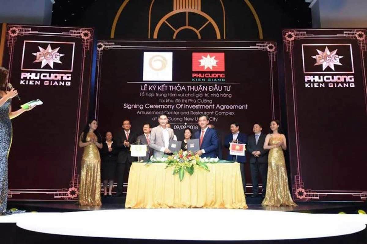 Lễ ký kết thỏa thuận đầu tư Dự án Phú Cường Hoàng Gia Lễ ký kết thỏa thuận đầu tư Dự án Phú Cường Hoàng Gia