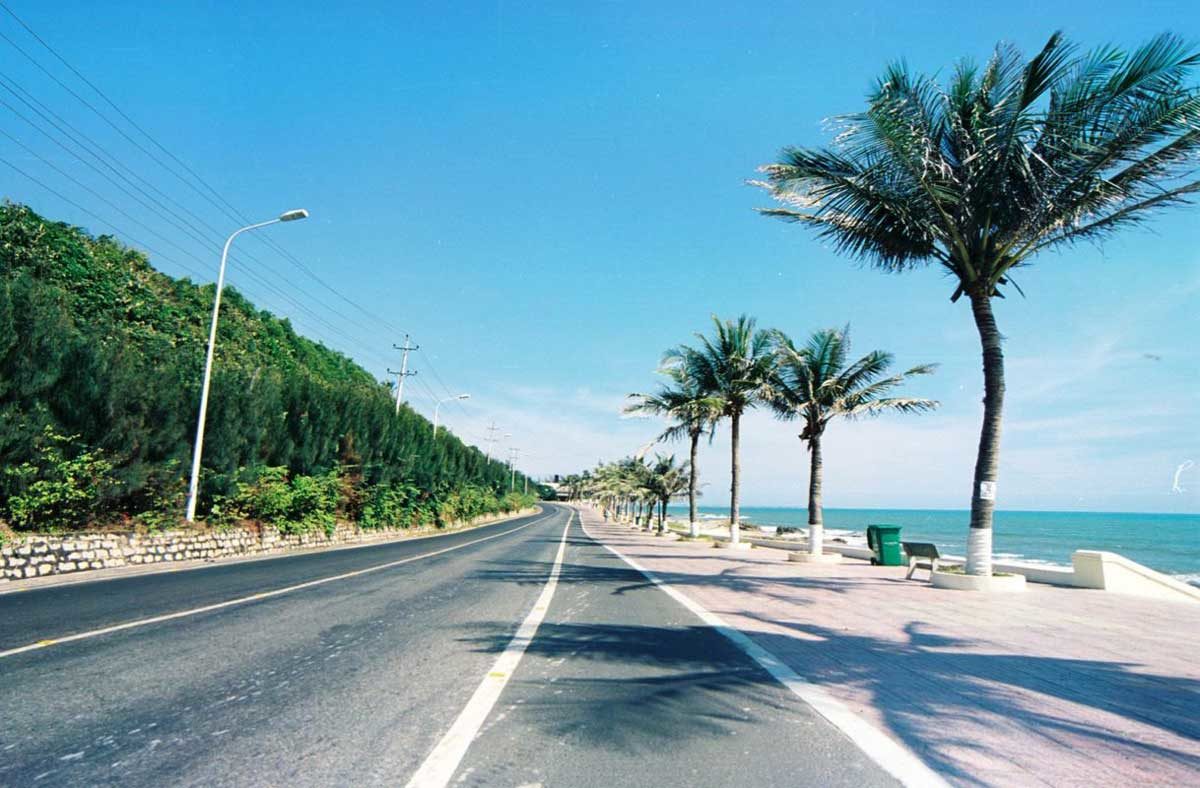 Trục đường ven biển từ Vũng Tàu đi Phan Thiết. Trục đường ven biển từ Vũng Tàu đi Phan Thiết.