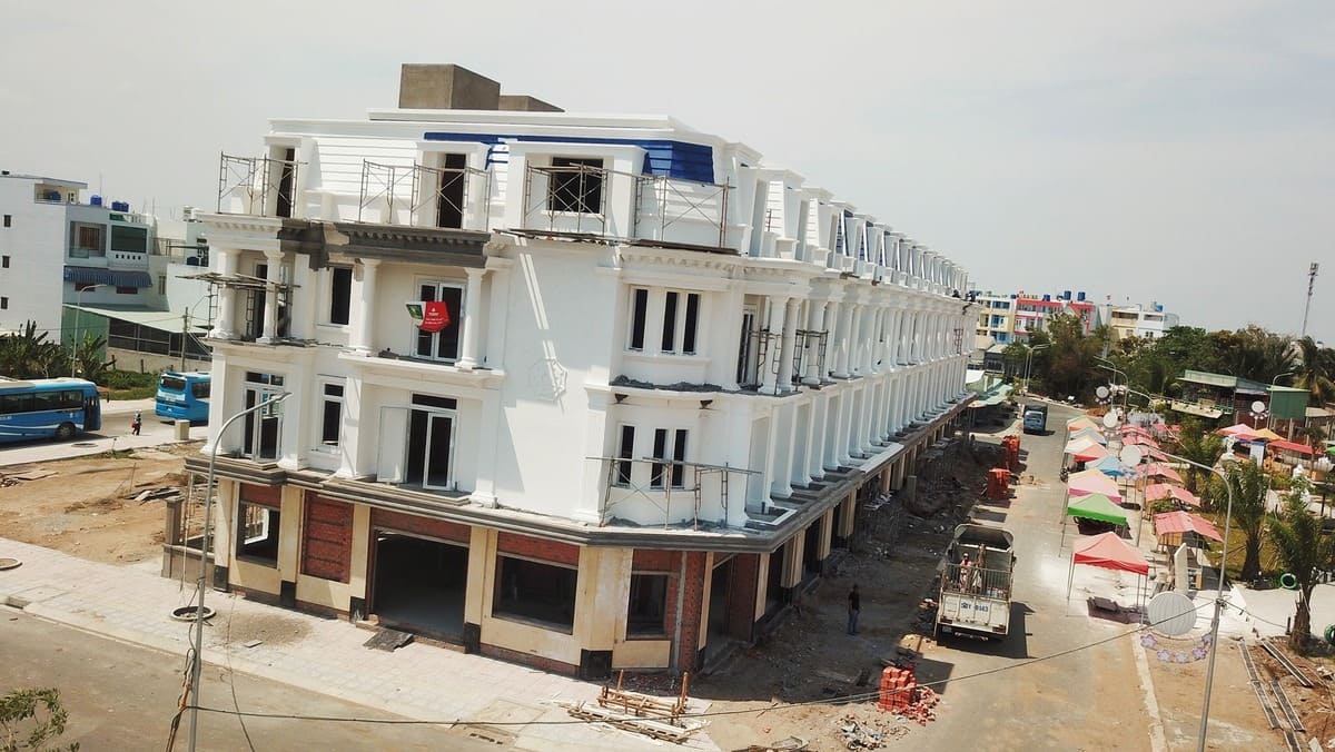Thắng Lợi Riverside Market 2 Nam S&agrave;i G&ograve;n v&agrave; 1 với lối thiết kế hiện đại