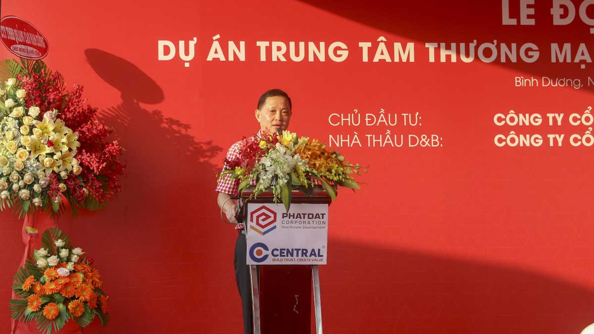 Ông Nguyễn Văn Đạt, Chủ tịch Phát Đạt chia sẻ tại buổi Lễ Ông Nguyễn Văn Đạt, Chủ tịch Phát Đạt chia sẻ tại buổi Lễ