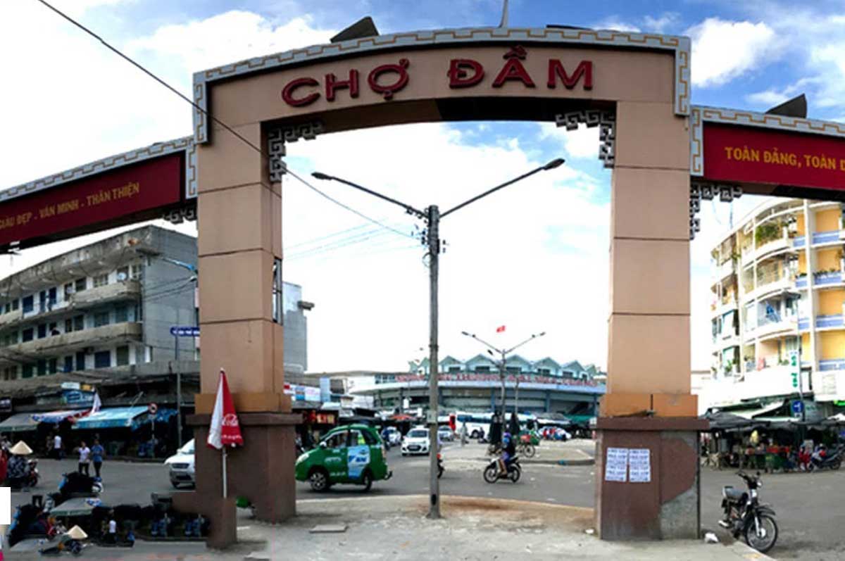 Chợ Đầm