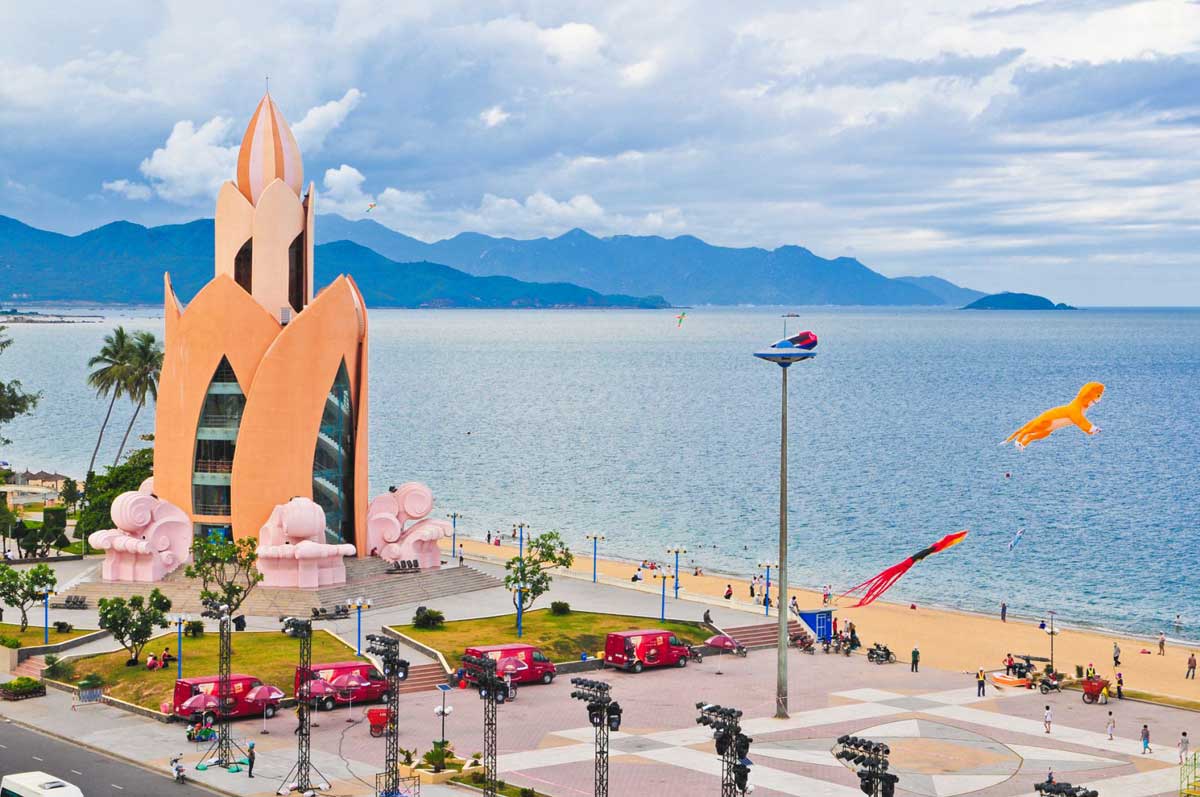 Th&aacute;p Trầm Hương Nha Trang