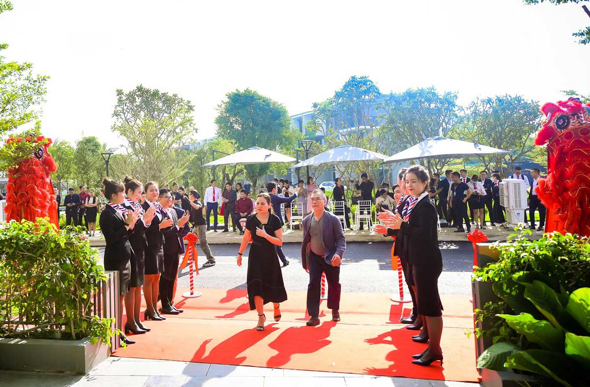 khai truong nha pho mau the standard central park binh duong - The Standard&nbsp;Central Park