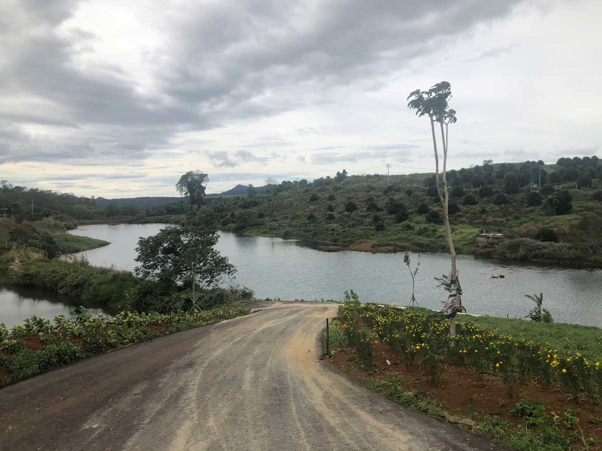 Cap nhat tien do thi cong tai Lang sinh thai Kingdom Ecolake Village - Kingdom Ecolake Village