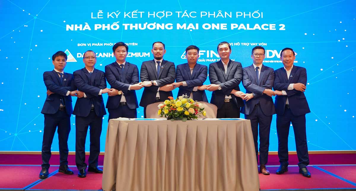 Le ky ket hop tac phan phoi Khu nha pho thuong mai One Palace 2 Quan 12 dat xanh premium - One Palace 2