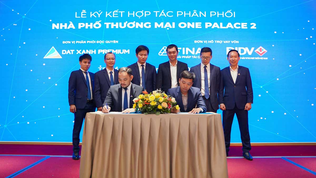 Le ky ket hop tac phan phoi Khu nha pho thuong mai One Palace 2 - One Palace 2