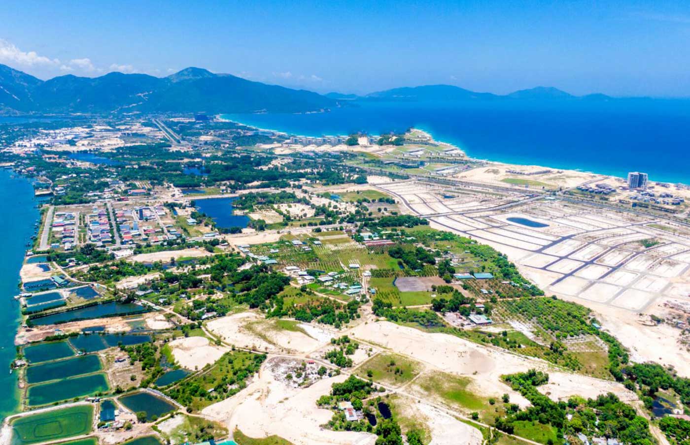 Vinhomes Cam Ranh Tien do thi cong Khu do thi Vinhomes Cam Ranh - Vinhomes Cam Ranh